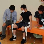ロボットスーツ装着中!!